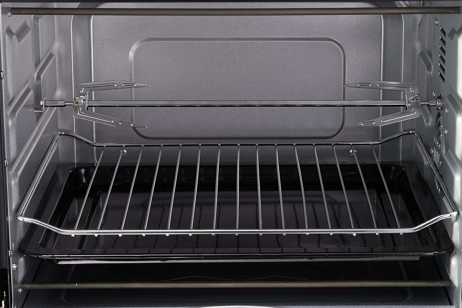 Microwave oven interior with wire rack, grilling tray and side support rails