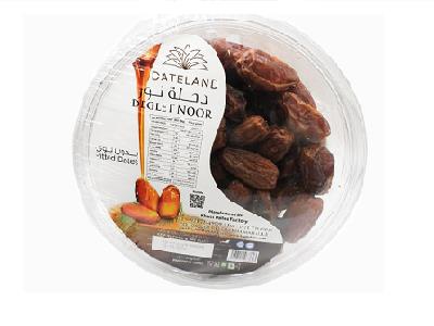 Pitted dark brown dates in clear plastic tub, 800g package