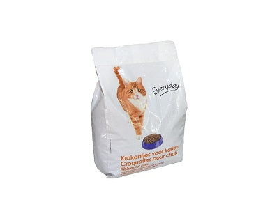 Everyday cat food 4 kg bag with orange cat graphic