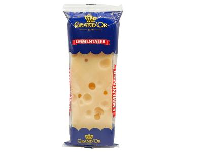 Grand'Or Emmental cheese slices in plastic bag, white cheese with holes